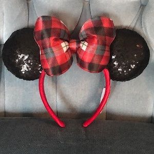 Disney Parks Merry & Bright Mickey Ears 🎄⛄️